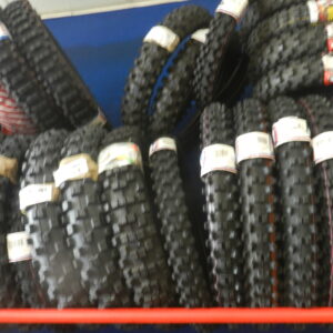 pneu 100-90-19" Mitas C16