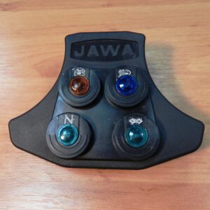 kryt s kontrolkami Jawa